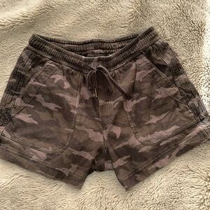 Athleta camo shorts